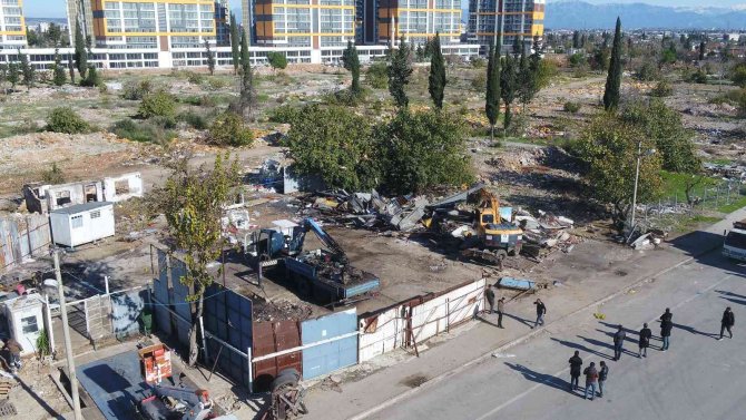 Güneş Mahallesi’nde Kentsel Dönüşüm Kapsamında Kaçak Yapılar Yıkıldı