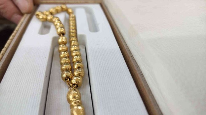 Altın Tespih Büyük İlgi Çekiyor