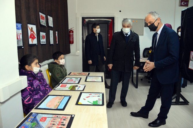15 Temmuz Ruhunu Kağıtlara Resmettiler