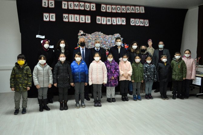 15 Temmuz Ruhunu Kağıtlara Resmettiler