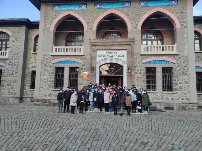 Deneme Sınavında Dereceye Giren Öğrencilere Ankara Gezisi