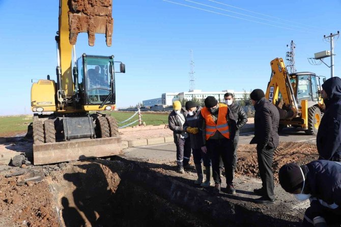 Di̇ski̇ Afet Ve 500 Evler Kanalizasyon Hattında Oluşan Arızayı Giderdi