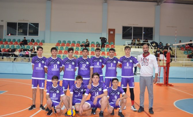 Bağlar Belediyesi’nden Liseli Voleybolculara Tesis Jesti