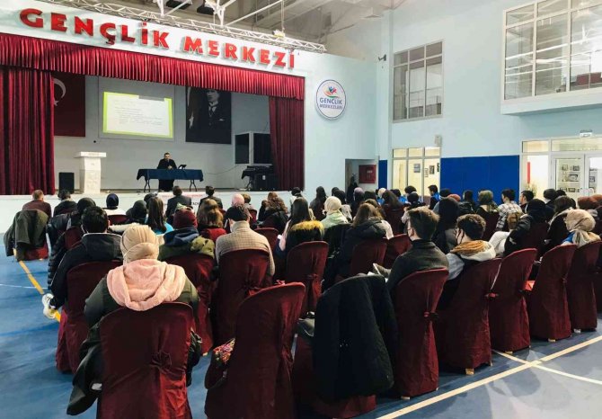 Tecrübeli İsimler Gençlerle Buluştu