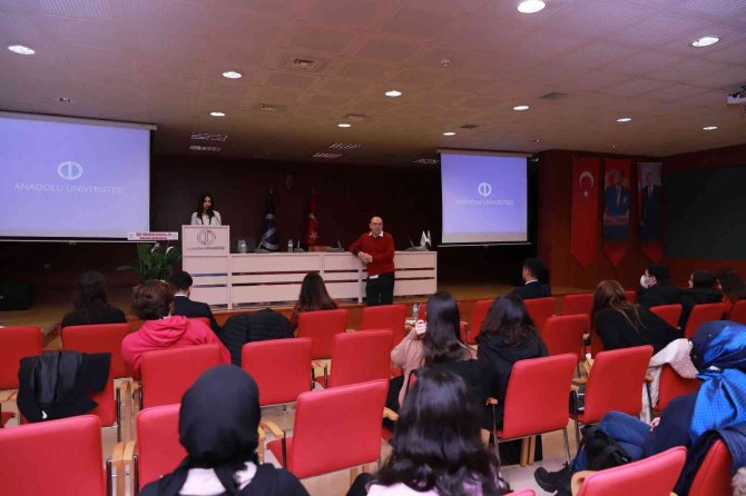 Başkan Kesikbaş Üniversite Öğrencileriyle Bir Araya Geldi