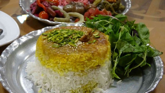 İ̇ran Mutfağına Ait Lezzetler Yemek Yarışmasıyla Tanıtıldı