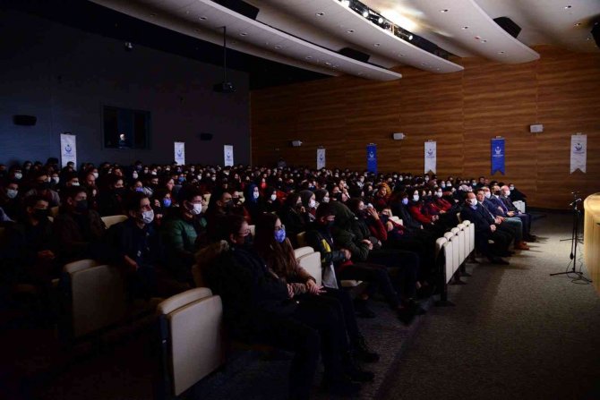 “Feda” Tiyatro Oyunu Kahramankazan’da Öğrencilerle Buluştu