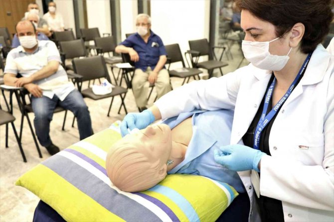 1 Yılda 1090 Kişiye Hasta Refakatçi Eğitimi Verildi