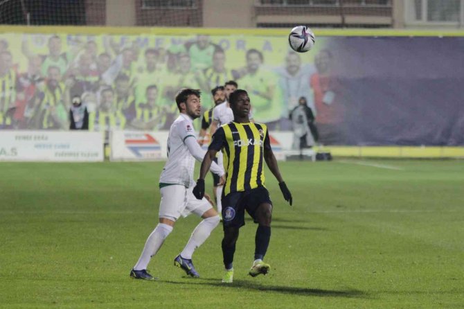 Menemenspor, İç Sahada Geçit Vermiyor