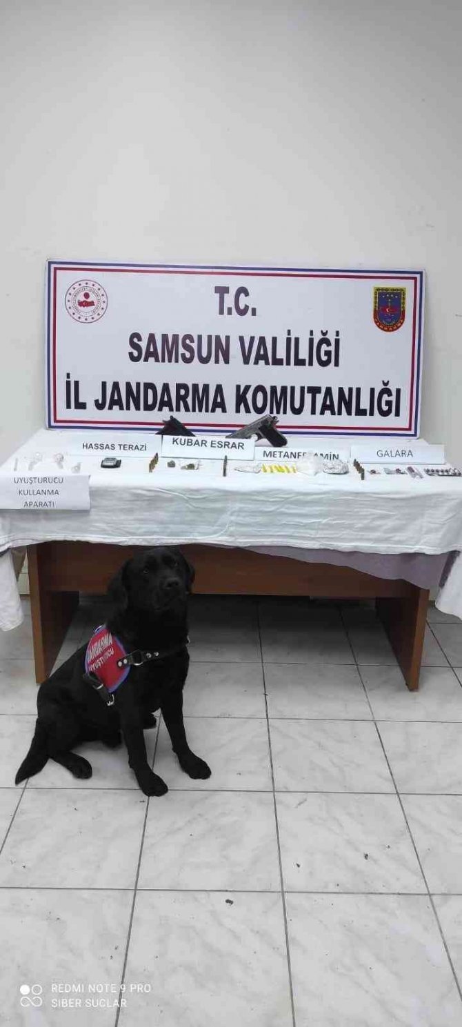 Jandarma Uyuşturucuya Geçit Vermiyor