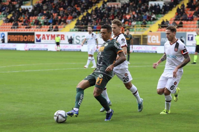Spor Toto Süper Lig: Alanyaspor: 0 - Fatih Karagümrük: 0 (İ̇lk Yarı)