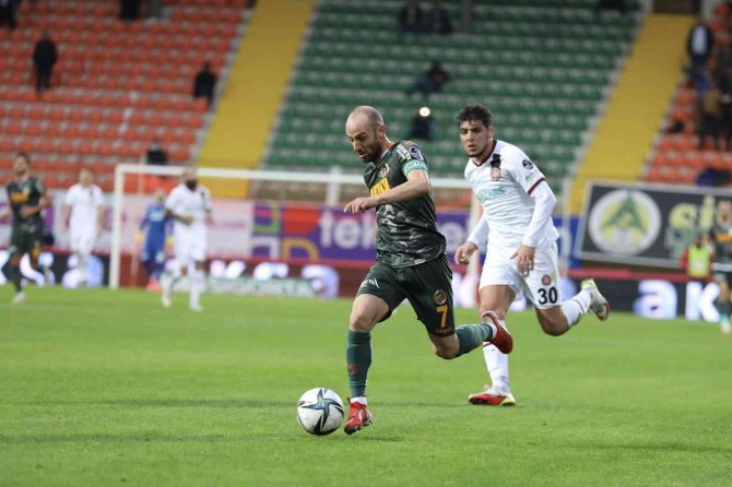 Spor Toto Süper Lig: Alanyaspor: 1 - Fatih Karagümrük: 1 (Maç Sonucu)