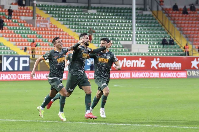 Spor Toto Süper Lig: Alanyaspor: 1 - Fatih Karagümrük: 1 (Maç Sonucu)