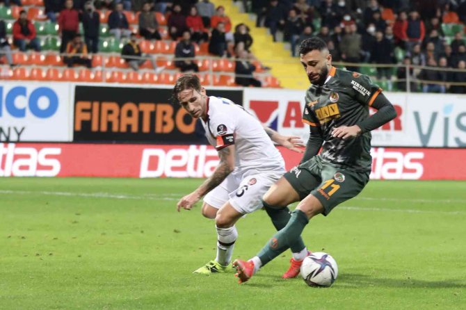 Spor Toto Süper Lig: Alanyaspor: 1 - Fatih Karagümrük: 1 (Maç Sonucu)