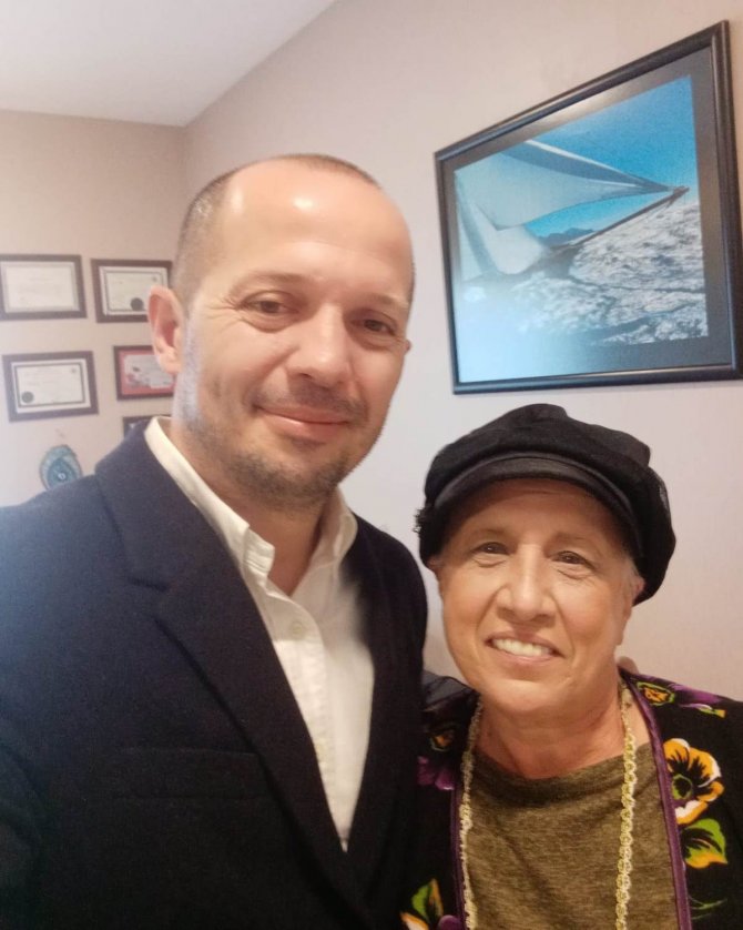 Telefonuna Gelen Mesajla Mamografi Çektirdi, Kanseri Yendi