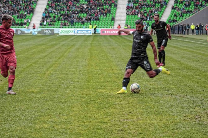 Tff 2. Lig: Sakaryaspor: 4 - Sivas Belediyespor: 2