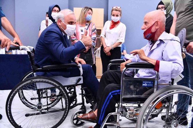 Trabzon Büyükşehir Belediye Başkanı Murat Zorluoğlu; “Göreve Geldiğimiz İlk Günden İtibaren ‘Önce İnsan’ Diyoruz Ve Çalışmalarımızı Bu Anlayış Doğrultusunda Sürdürüyoruz”