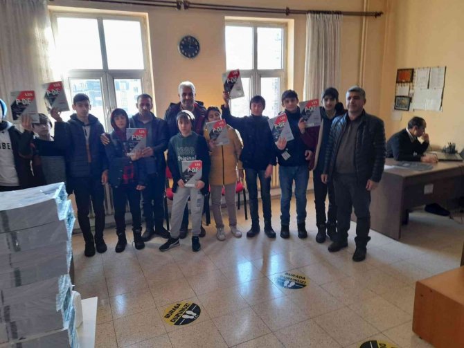 Belediye Başkanından Öğrencilere Kitap Desteği Devam Ediyor