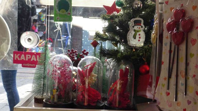 Yılbaşı Süslerine Yoğun İlgi
