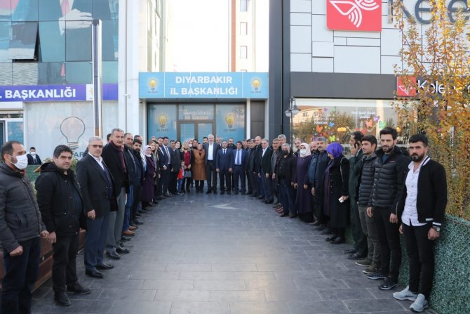 Ak Parti’ye Diyarbakır’da Katılımlar Sürüyor