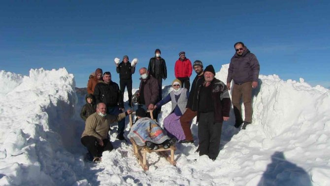 Artvin’de Gürcistan Sınırındaki Camili Bölgesinde 4 Gün Sonra, 6 Köyle Ulaşım Yeniden Sağlandı