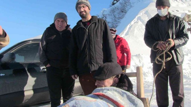 Artvin’de Gürcistan Sınırındaki Camili Bölgesinde 4 Gün Sonra, 6 Köyle Ulaşım Yeniden Sağlandı