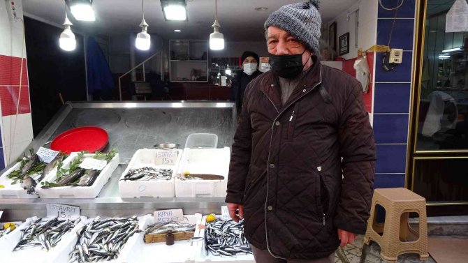 Hamsi, Tezgahları Da Terk Etti