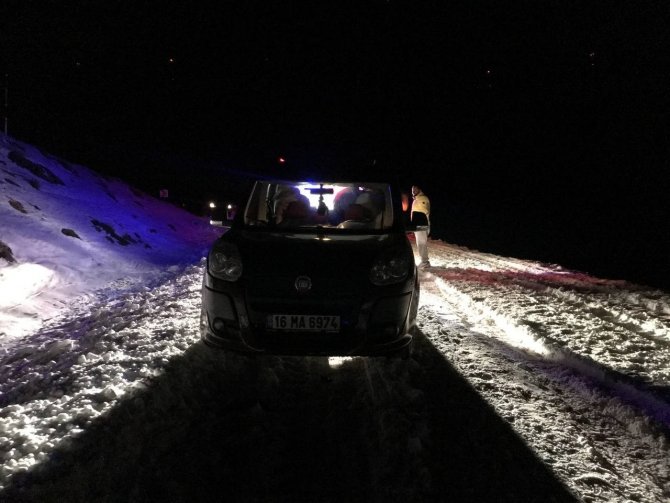 Karda Mahsur Kalan Kuveytli Aileyi Afad Ve Jandarma Kurtardı