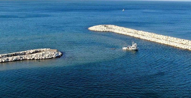 Bursa’da Balıkçı Barınağının Girişi Kumla Doldu, Balıkçılar Mağdur Oldu