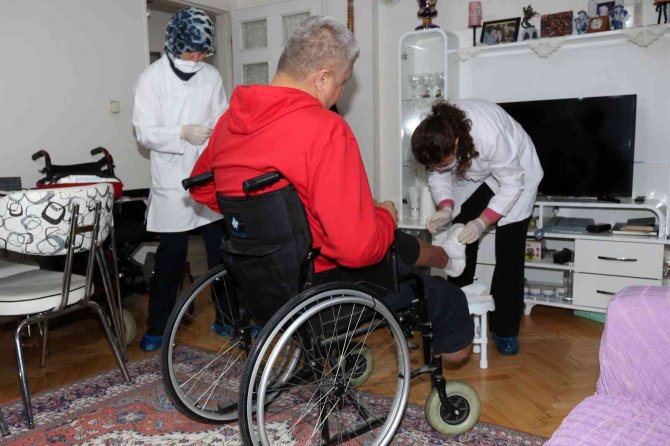 Çankayalılar Evde Sağlık Hizmeti Alıyor