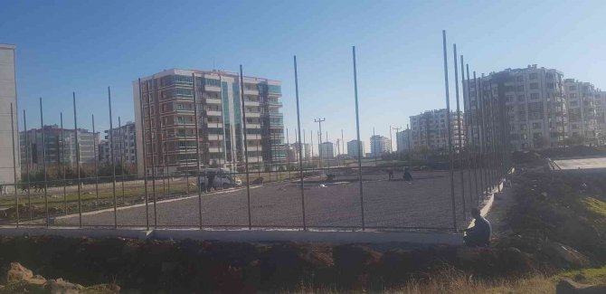 Bağlar Belediyesi İlçeyi Spor Tesisleriyle İhya Ediyor