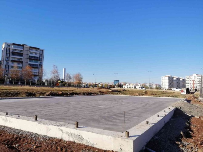 Bağlar Belediyesi İlçeyi Spor Tesisleriyle İhya Ediyor
