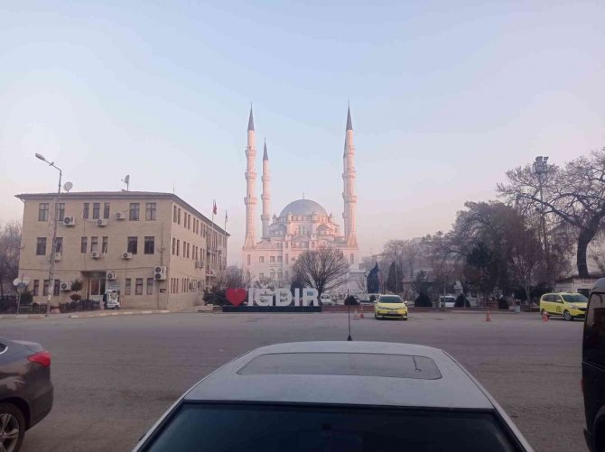 Doğunun Çukurova’sı Soğuk Hava Ve Sise Teslim Oldu