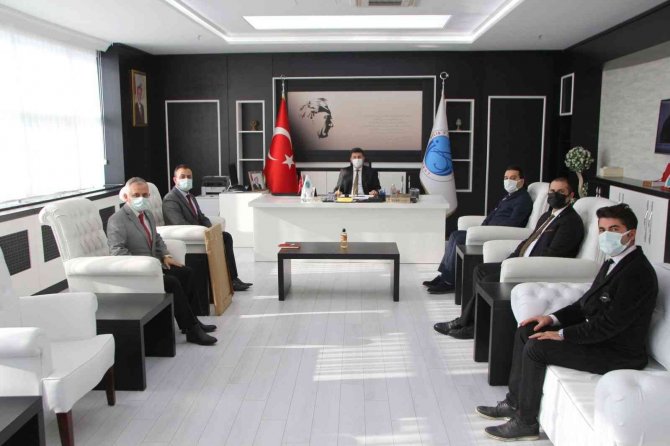 Sendika Başkanı Öztürk, Rektör Karacoşkun’la Bir Araya Geldi