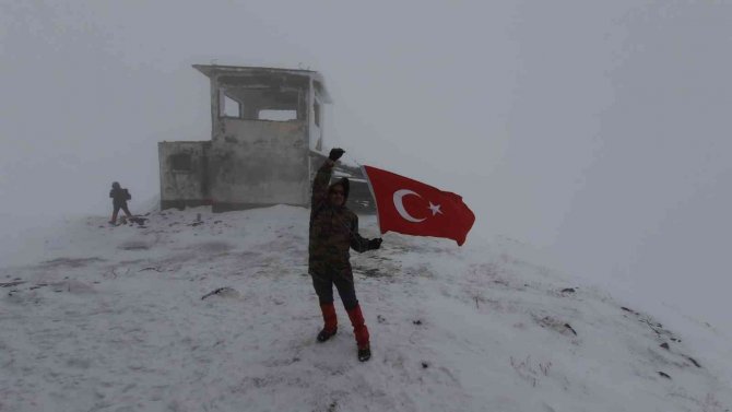 Doğa Tutkunları Kar Kalınlığının 1 Metreye Ulaştığı Türkmen Dağı’na Çıktılar