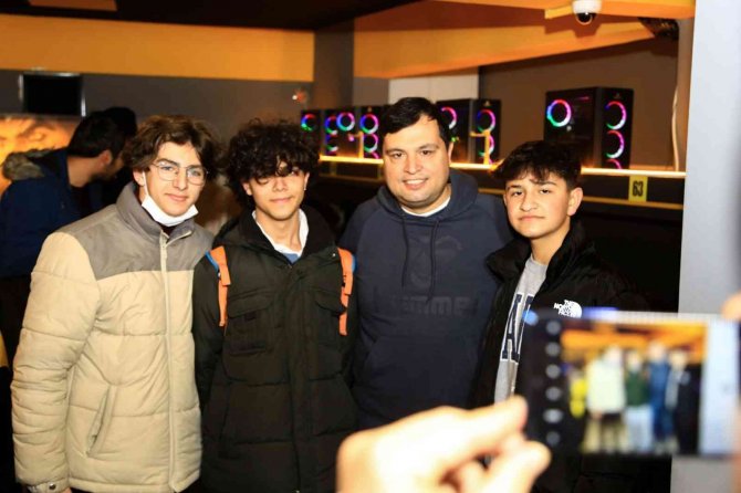 Başkan Çakın’dan E-sporcuya Müjde