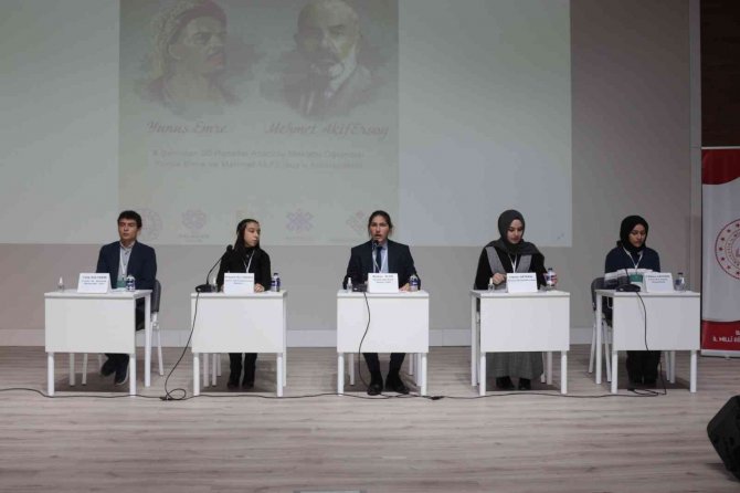 Yunus Emre Ve Mehmet Akif Ersoy Panelle Anıldı