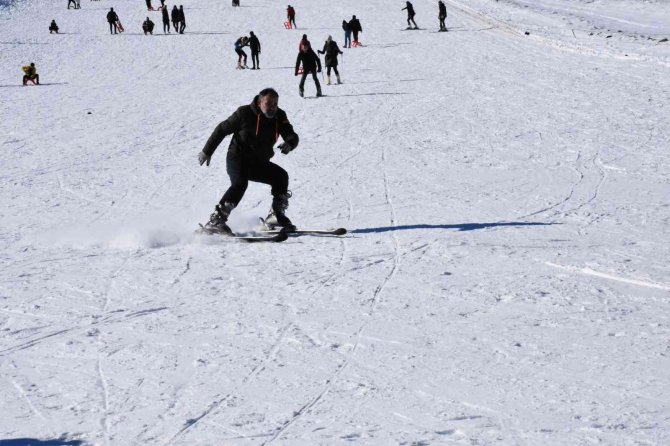Güneydoğu’nun Tek Kayak Merkezinde Sezon Açıldı