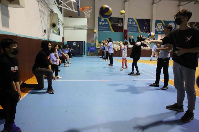 Haliliye Belediyesi Gençleri Sporla Tanıştırıyor