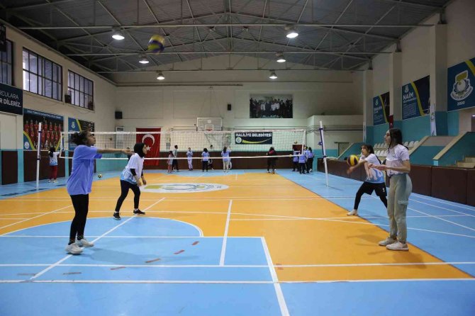 Haliliye Belediyesi Gençleri Sporla Tanıştırıyor