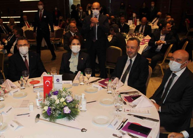Meral Akşener, İ̇zmir’de İş Dünyasıyla Buluştu