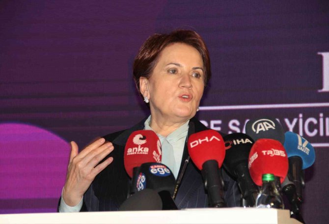Meral Akşener, İ̇zmir’de İş Dünyasıyla Buluştu