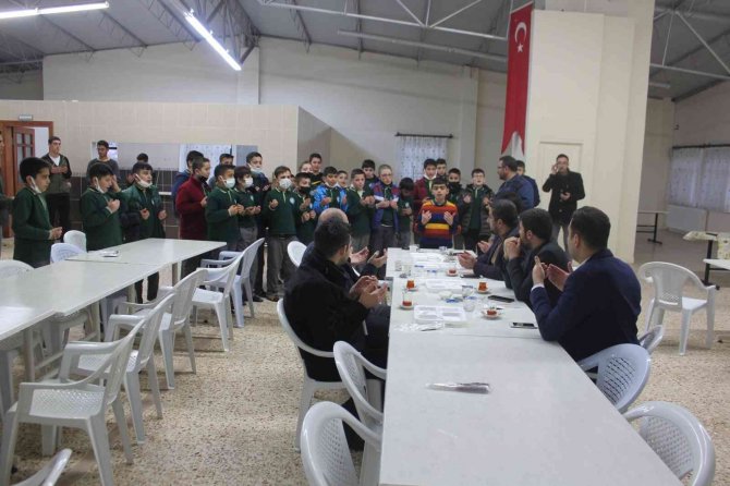 Kur’an Bülbüllerinden Kur’an Tilaveti