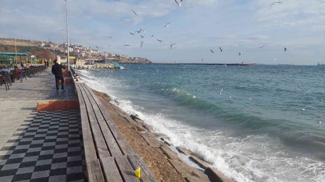 Marmara Denizi Ulaşımına Lodos Engeli
