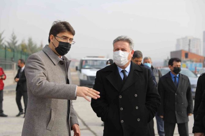 Melikgazi’de Metruk Yapılar Yıkılıyor