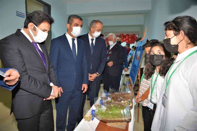 Karahasanlı Ortaokulu 4006 Bilim Fuarının Açılışı Yapıldı