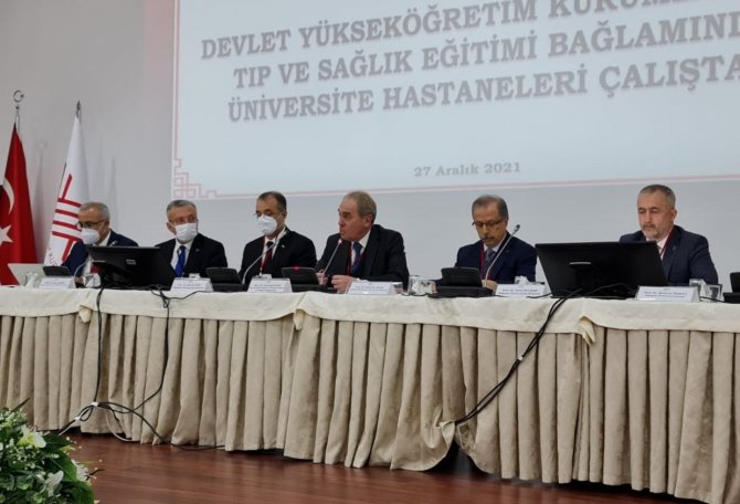 Saü Rektörü Savaşan, Yök Çalıştayına Katıldı