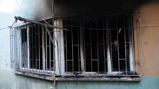 Iraklı Genç, 2 Yaşındaki Pakistanlı Çocuğu Alevler İçinden Kurtardı