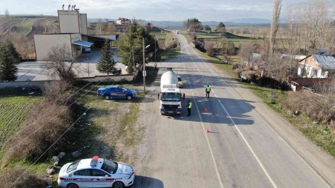 Jandarmadan Drone Destekli Trafik Denetimi