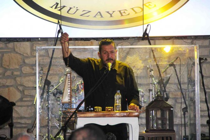 Bodrum Kaymakamı Kendisine Gelen Hediyeleri Müzayede De Sattırıp, Gelirini Engelli Öğrencilere Bağışladı